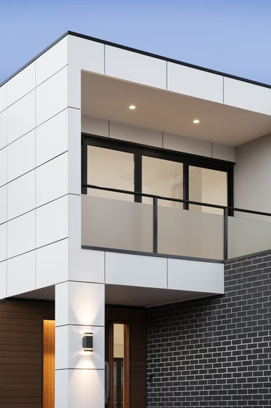 Luxus Neubau mit Salamander Balkontür